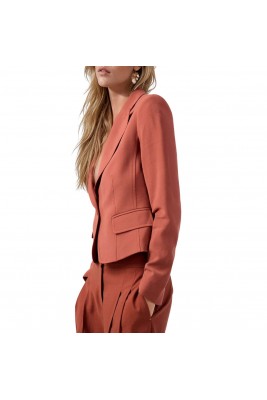 BLAZER CORTA ENTALLADA... 2
