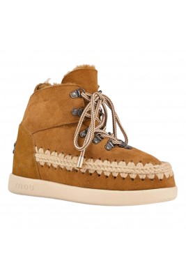 BOTINES CON CUÑA INTERIOR...