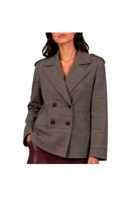 BLAZER CON DOBLE BOTONADURA...