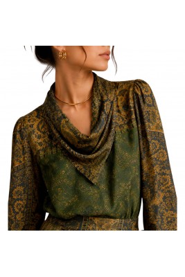 BLUSA FLUIDA CON CUELLO... 2